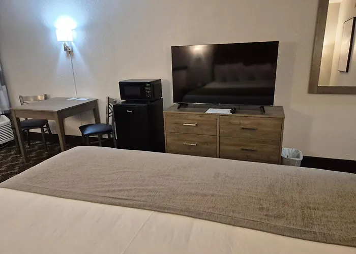 The Inn and Suites at 34 Fifty