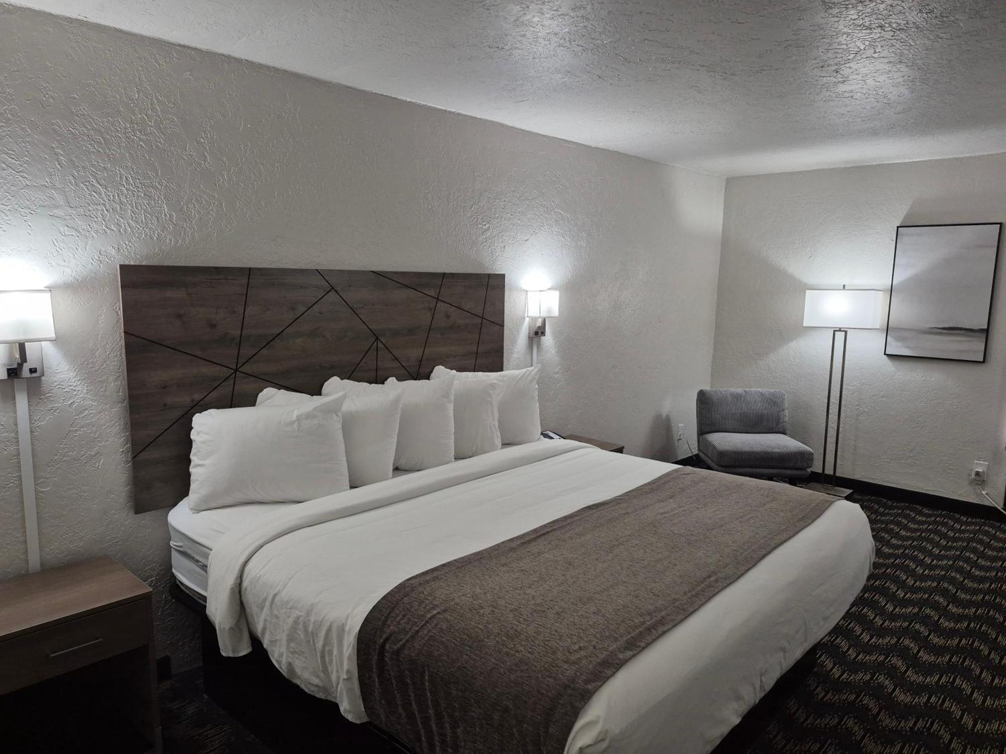 Whitten 3* Abilene